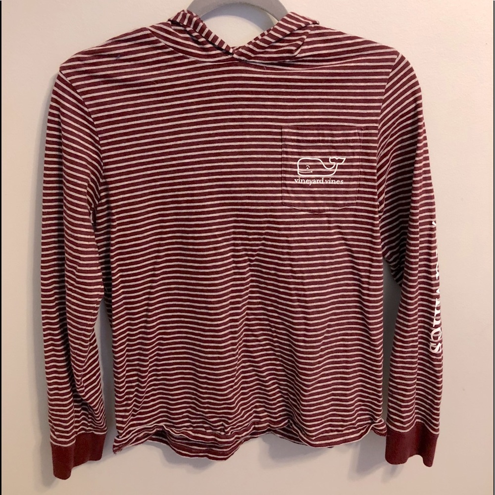 🐋Vineyard Vines long sleeve shirt with hood🐋